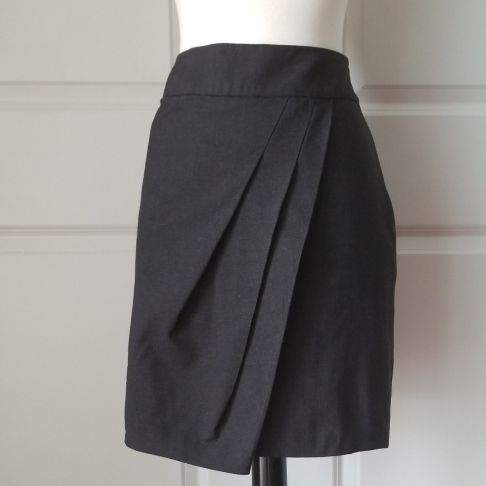 3 for $25 ** Ann Taylor Gray Skirt Front Pleated